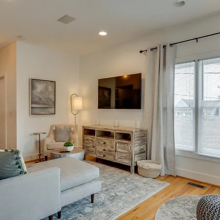 Skyline Views From Shelby With Wifi, Fully Furnished, Pet Friendly & In Unit Laundry Villa